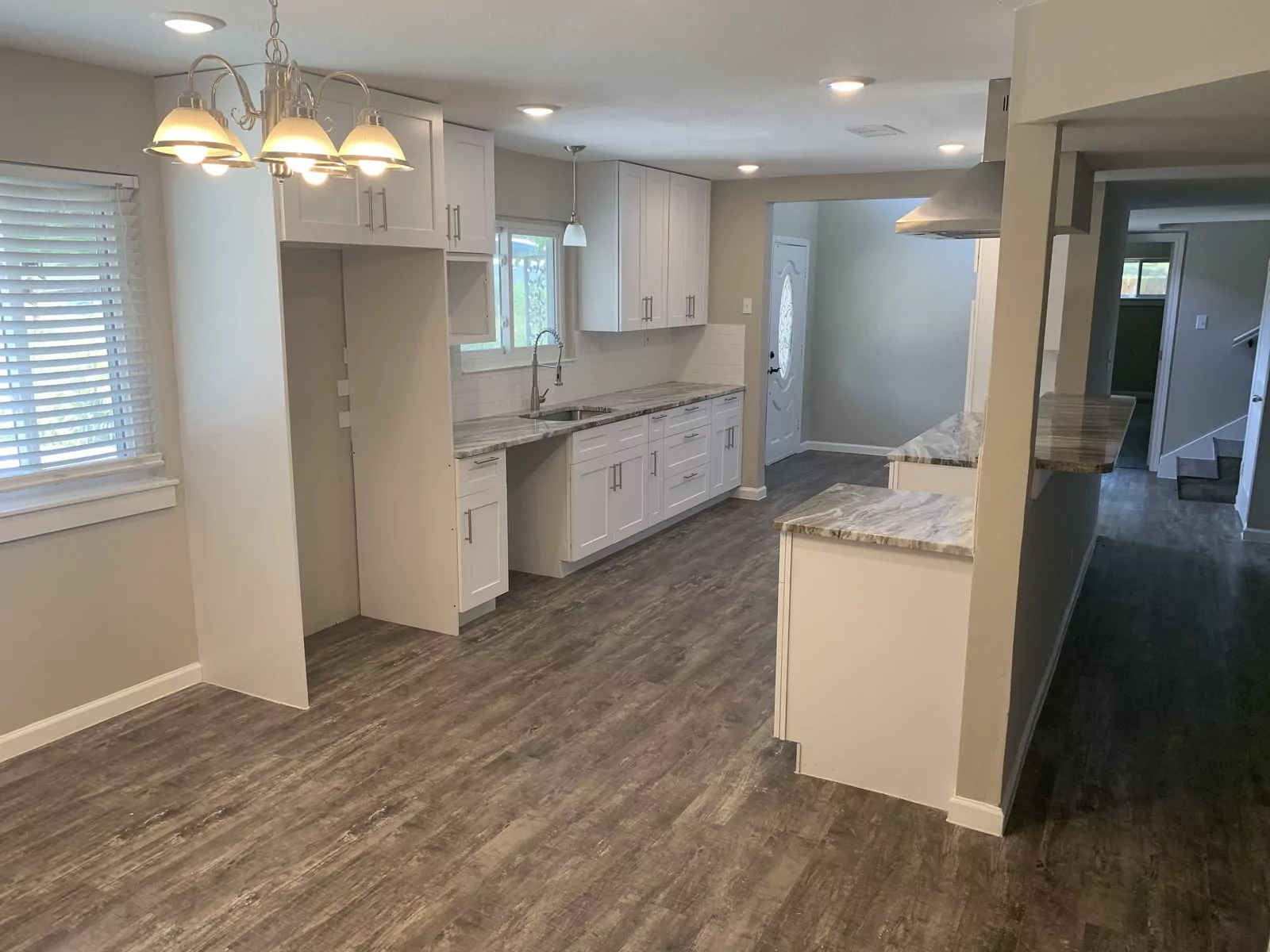 Open kitchen by The Flip Fixer
