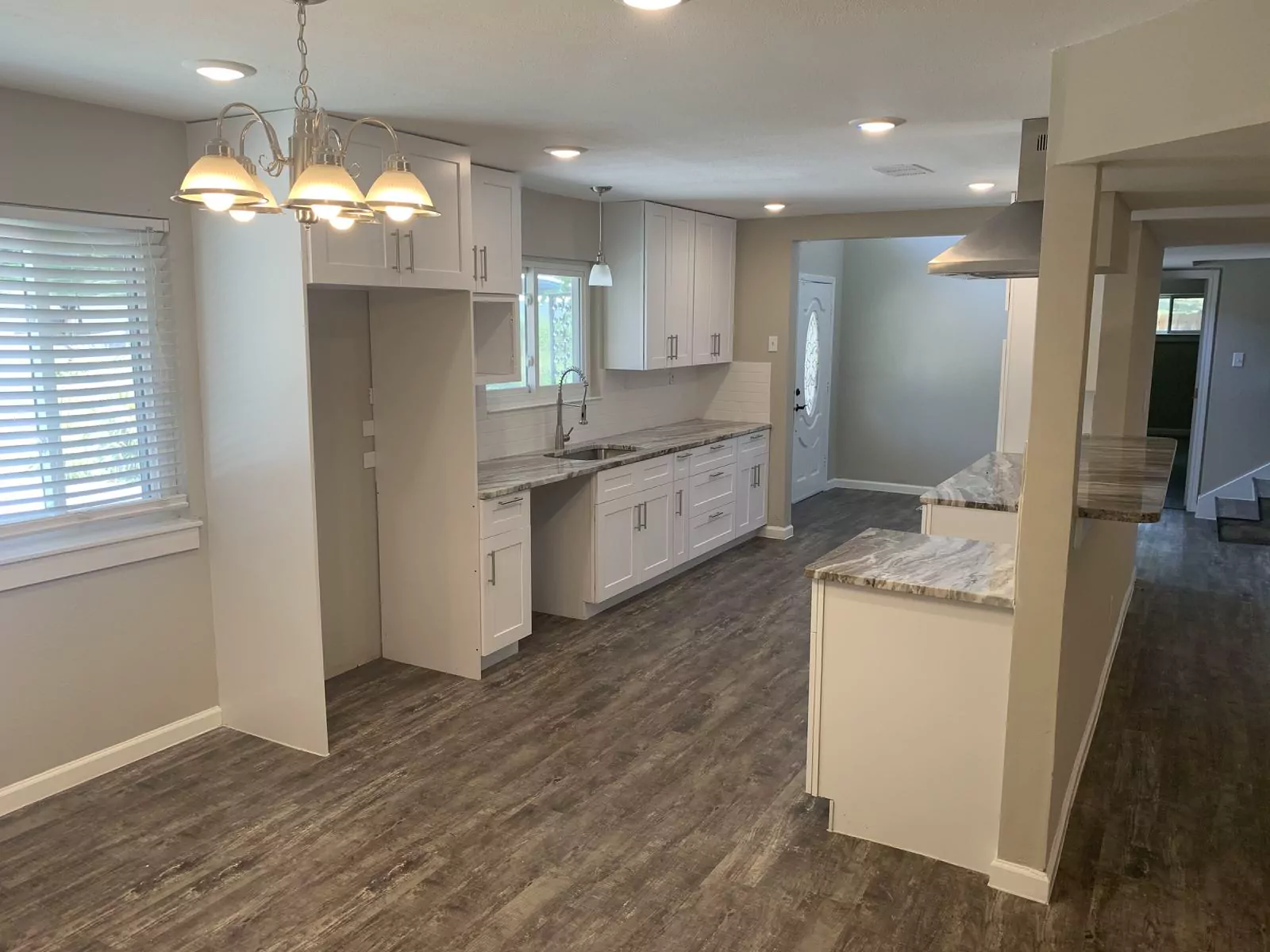Open kitchen by The Flip Fixer