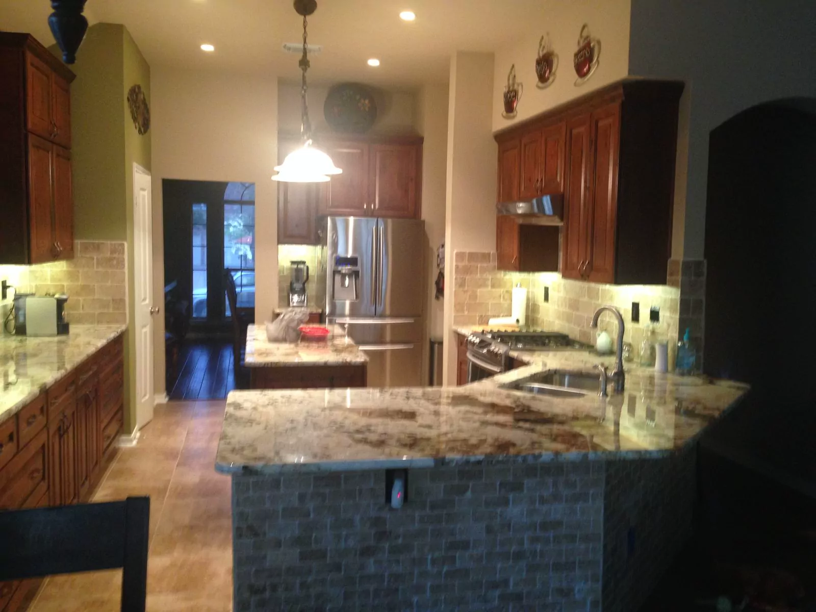 Granite breakfast bar by The Flip Fixer